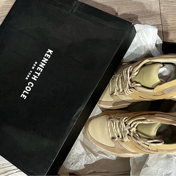 NWT Kenneth Cole Maddox Hiker Sneakers High Top Tennis Shoes Ankle Boots Beige - Picture 3 of 10